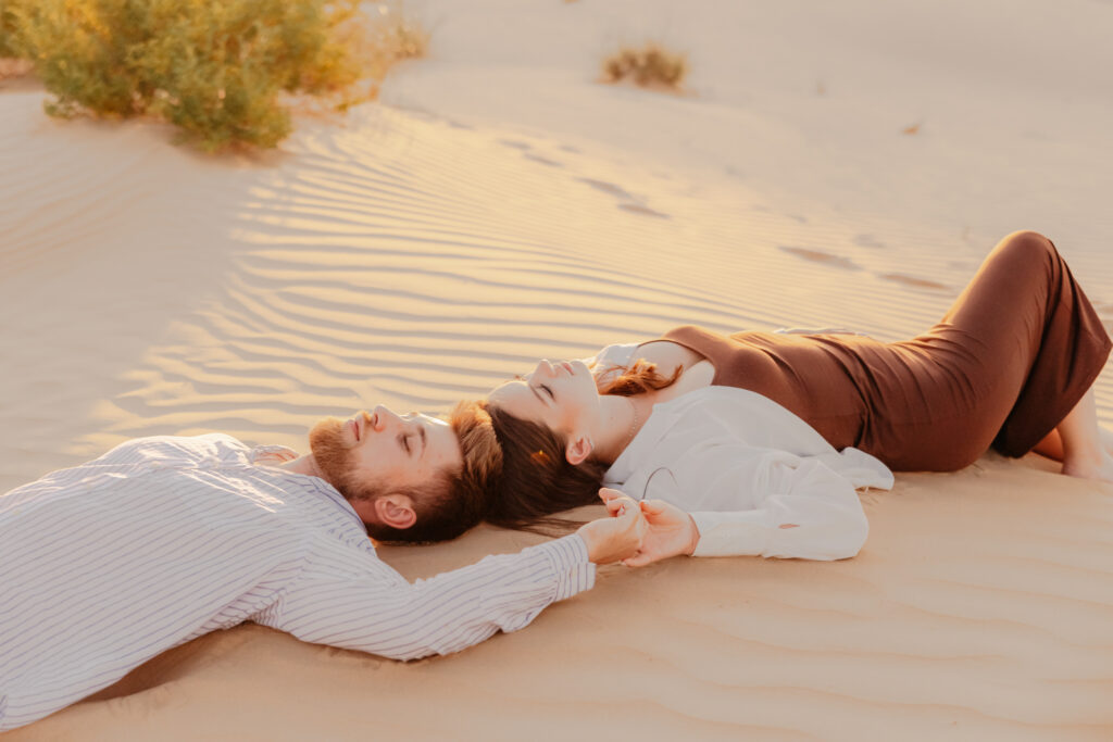 couple desert session in Abu Dhabi